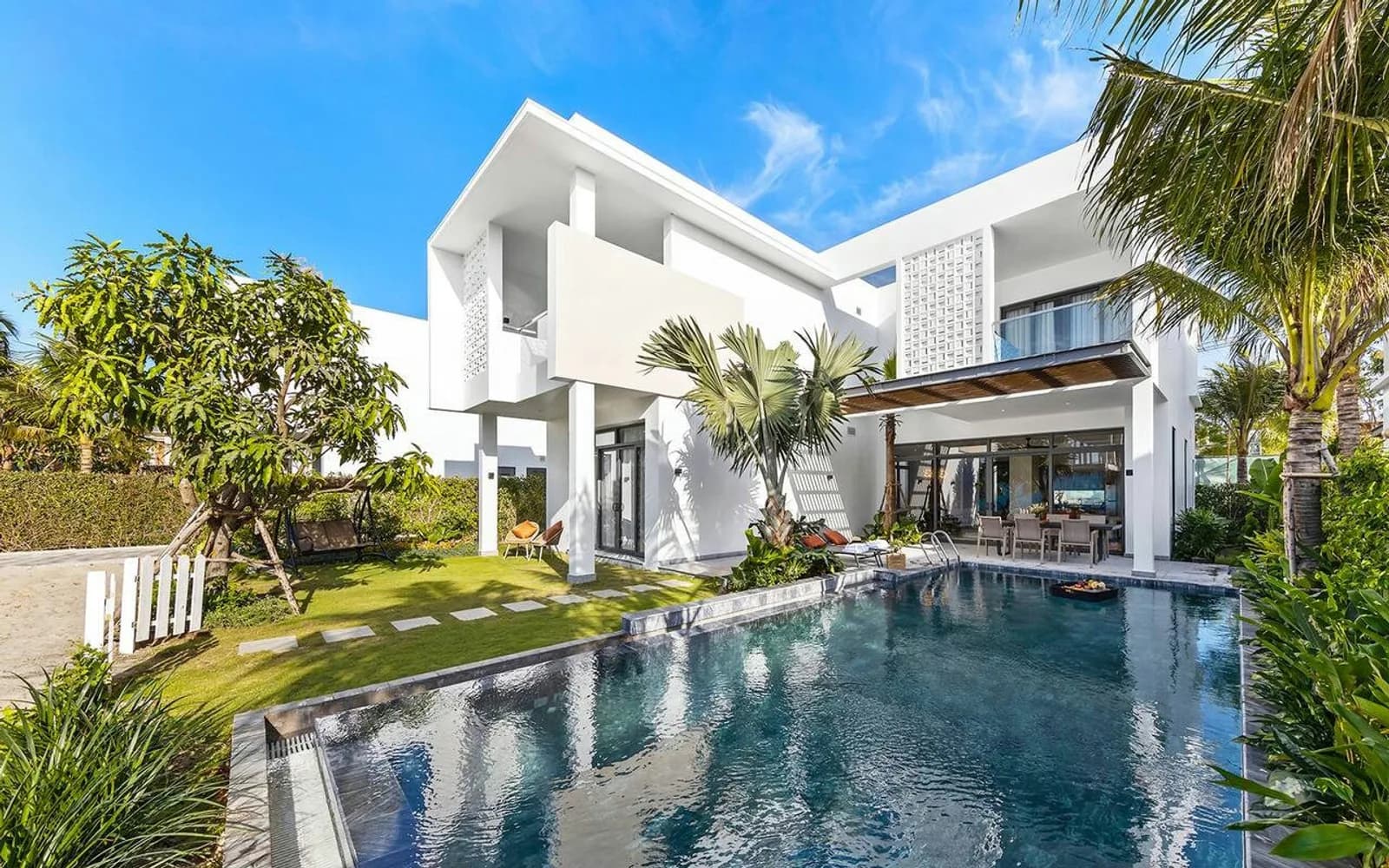 One Bedroom Pool Suite